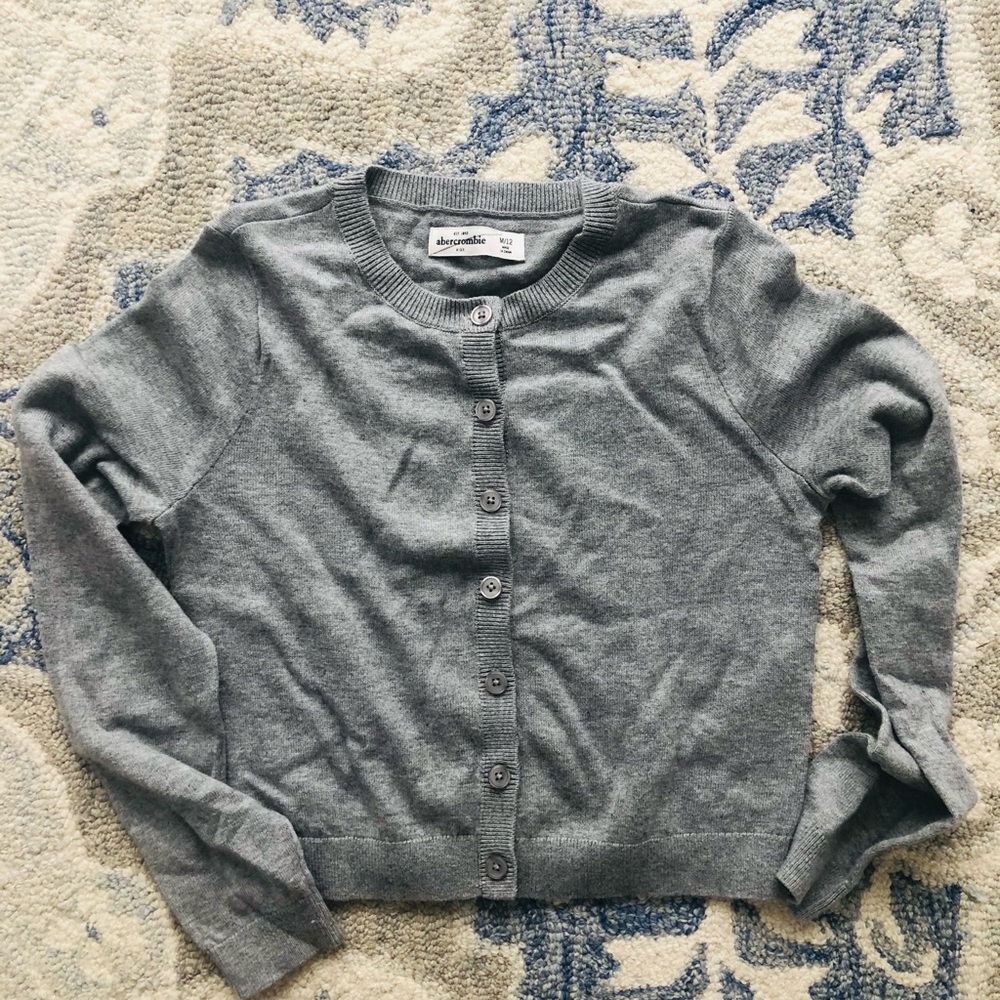 Girls Abercrombie sweater cardigan gray size M